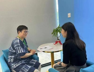 從疲憊到煥新 白領(lǐng)為何排隊(duì)也要體驗(yàn)健康信息咨詢